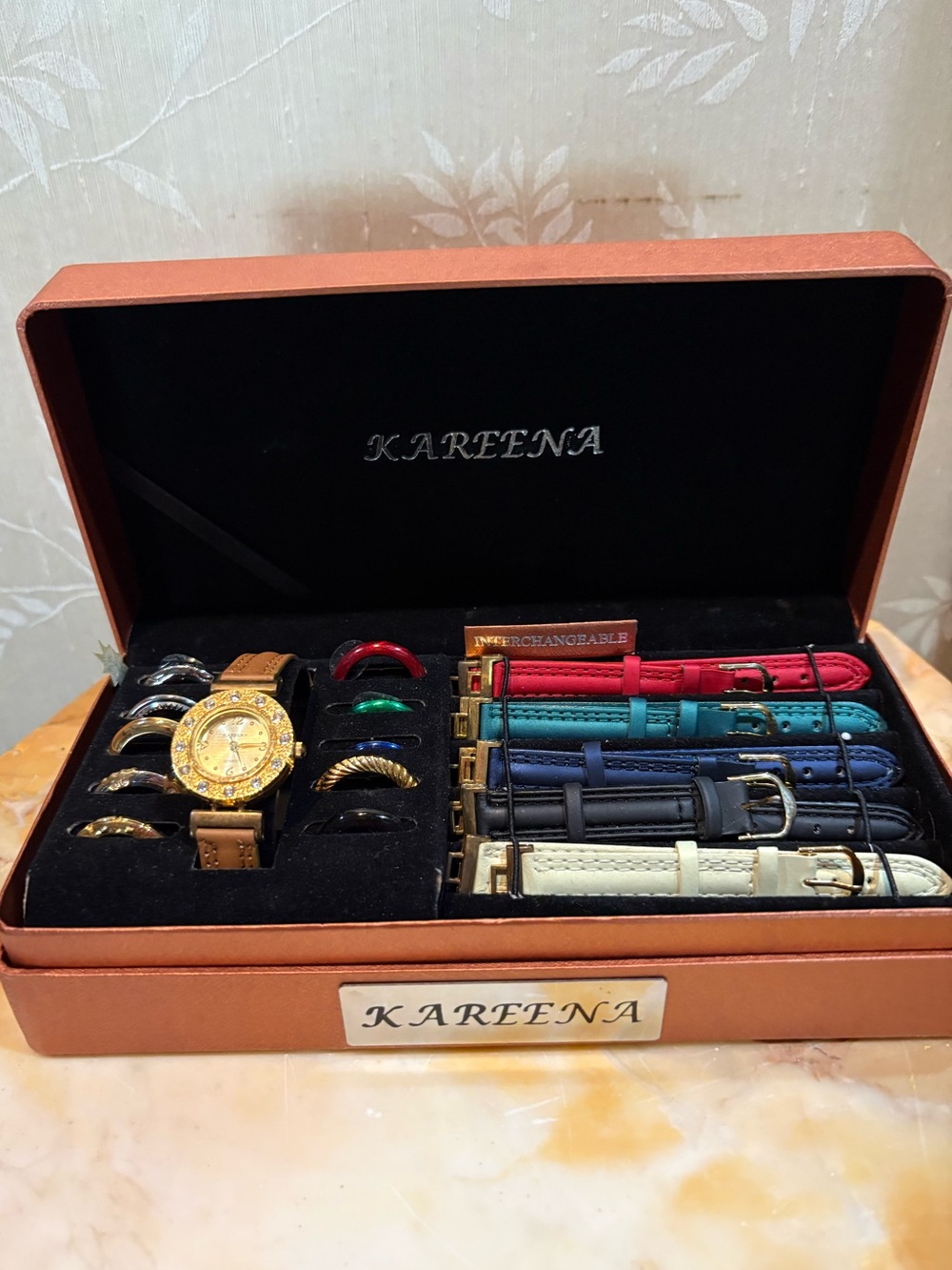Kareena 🆕 in box ! Interchangeable Watch Set